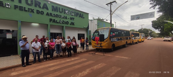 SMEC recebe mais 03 novos micro-ônibus escolares